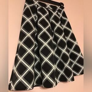 Express lined black white flare midi skirt size 2